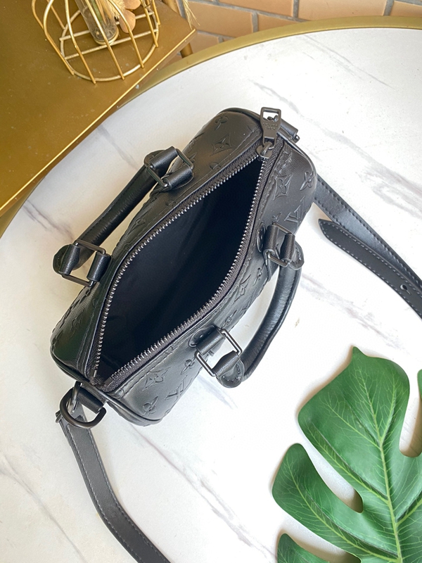 ルイヴィトンバッグ全体デザイン